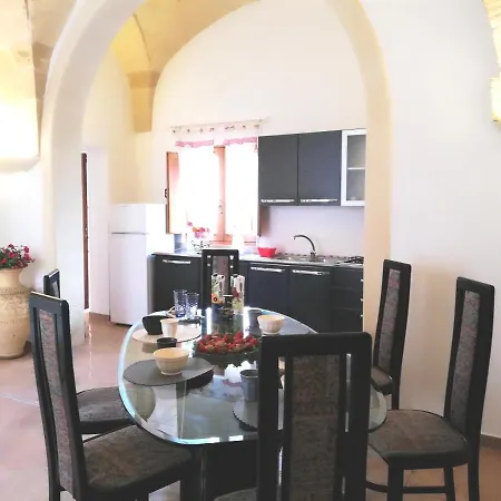 Dimora Cinzia Feriehus Uggiano La Chiesa